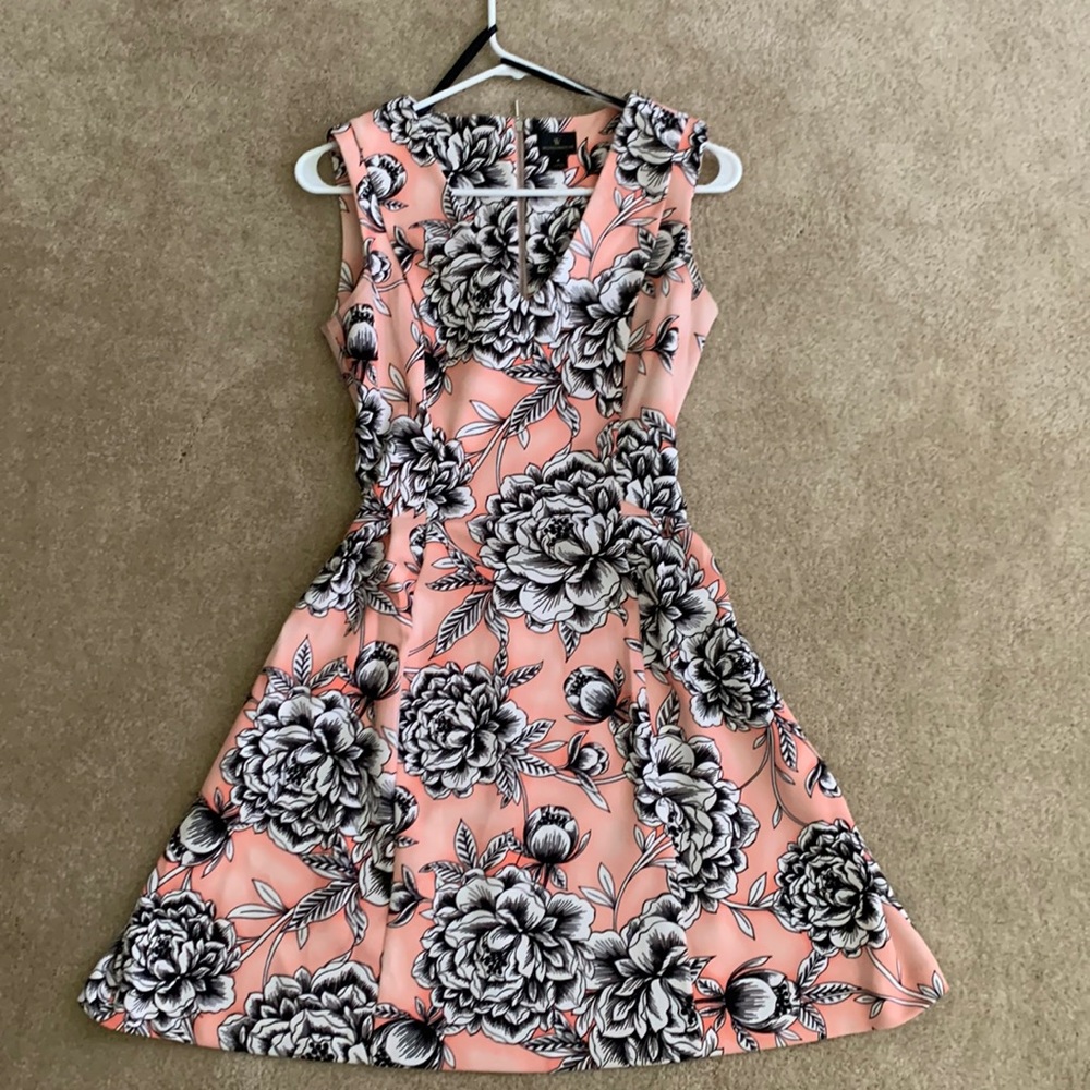 V-neck Worthington Dress